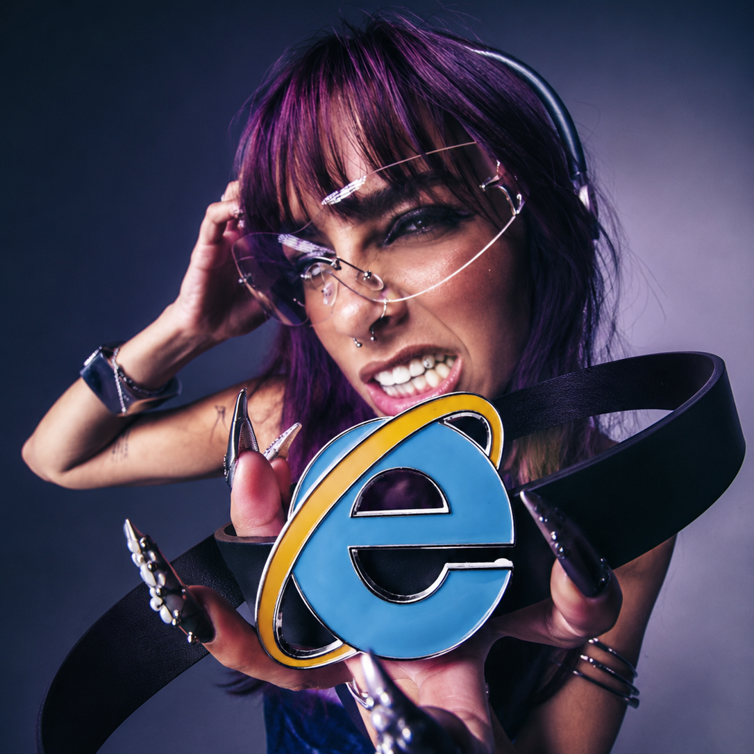Internet Explorer Buckle Belt